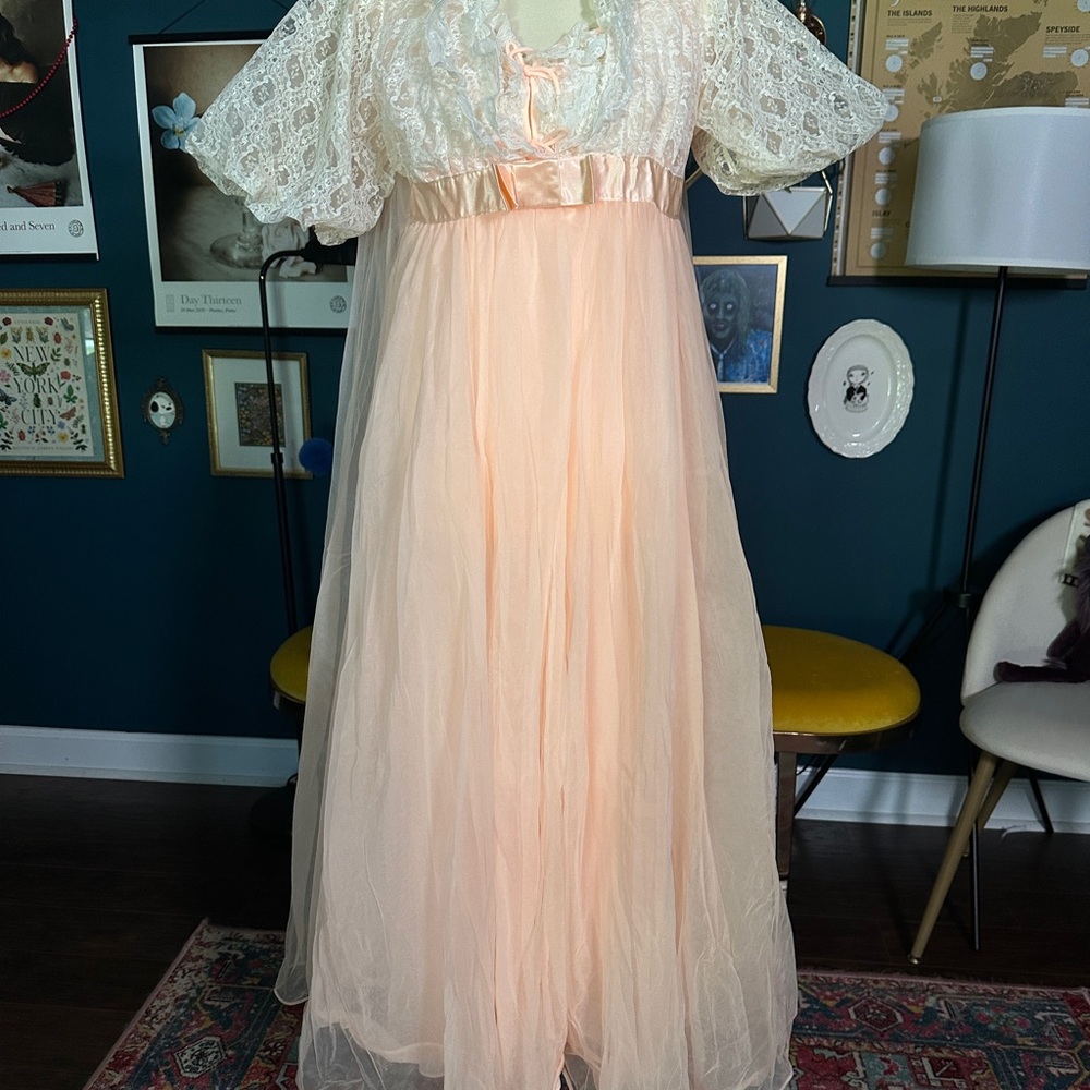 Vintage Radcliffe nightgown and bed coat